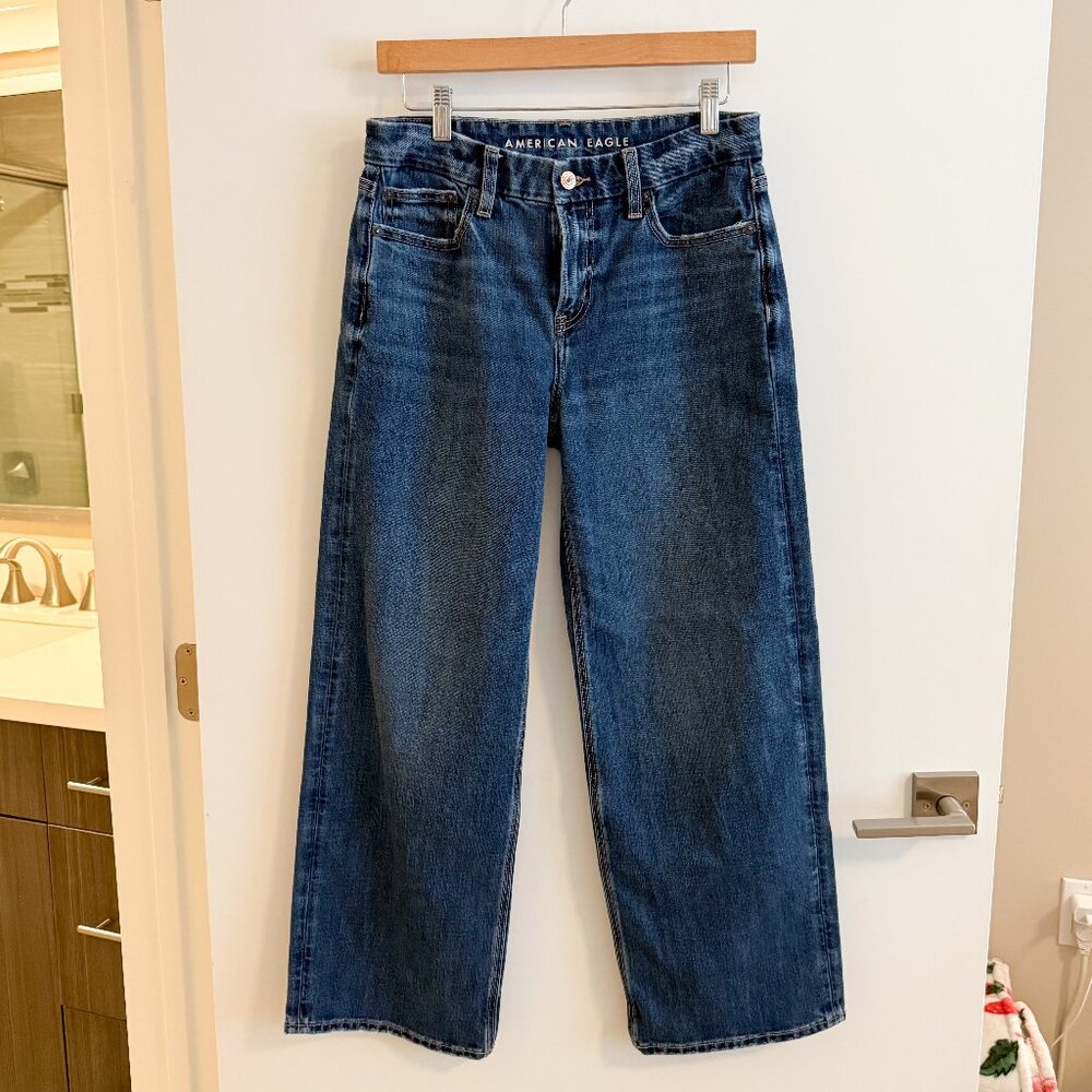 AE Stretch Curvy High-Waisted Stovepipe Jean (Size 4 Short)